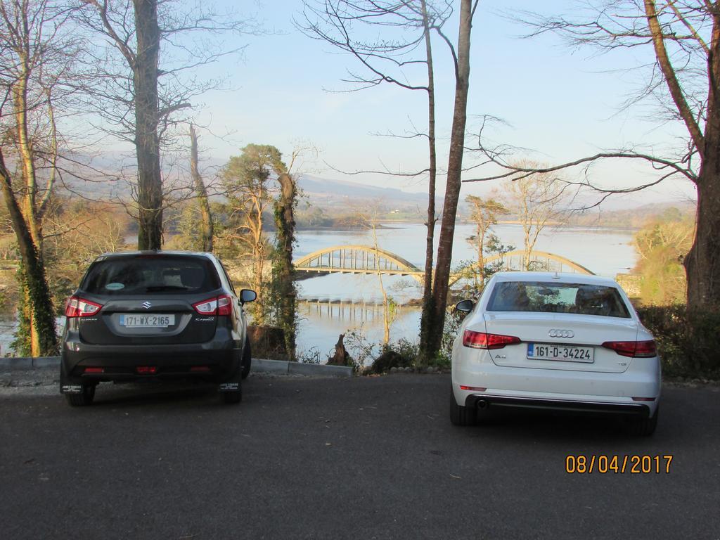 Watersedge Seaviews Hotel Kenmare Exterior photo